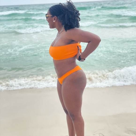 Cristina's Closet🛍 - Picture 9 of 11